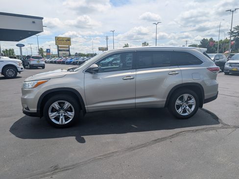 Used 2016 Toyota Highlander XLE AWD/4WD image 5
