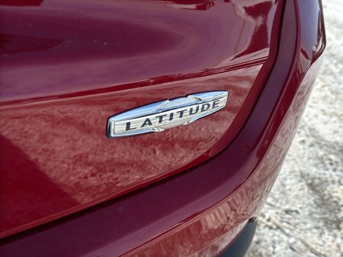 Used 2019 Jeep Compass Latitude w/ Cold Weather Group image 8