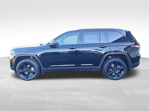 New 2025 Jeep Grand Cherokee Limited w/ Luxury Tech Group II image 2