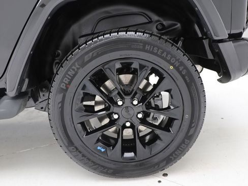 Used 2023 Jeep Wrangler Unlimited Sahara w/ Cold Weather Group AWD/4WD image 9