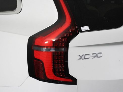 New 2026 Volvo XC90 B6 Plus w/ Protection Package image 15