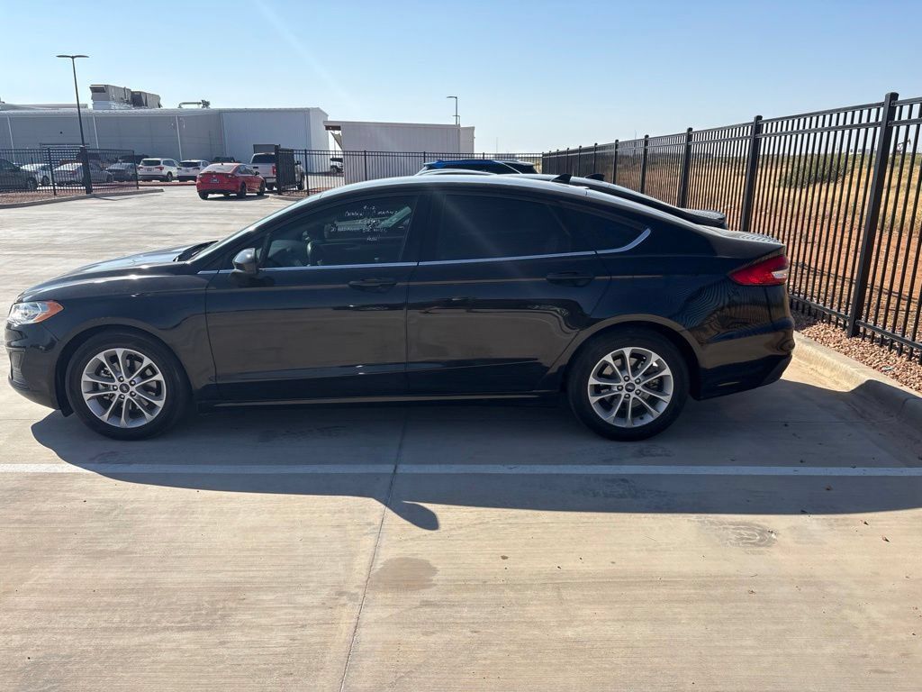 Used 2020 Ford Fusion SE FWD image 6