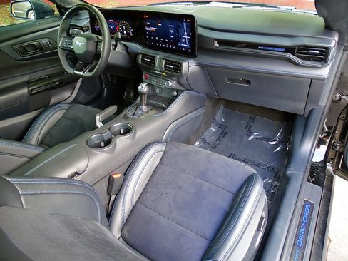 Used 2024 Ford Mustang Dark Horse RWD image 41