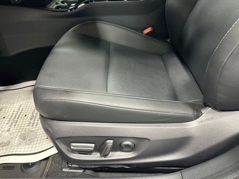 Used 2025 Toyota Prius XLE image 13