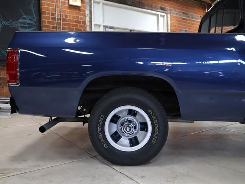 Used 1992 Dodge D/W Truck 150 image 14