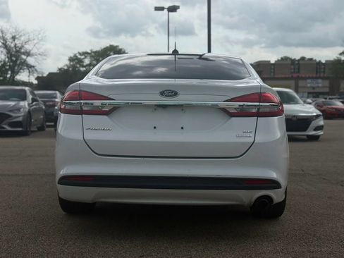 Used 2017 Ford Fusion SE FWD image 6
