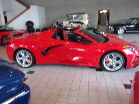 Used 2023 Chevrolet Corvette Stingray Premium Conv w/ Z51 Performance Package image 4