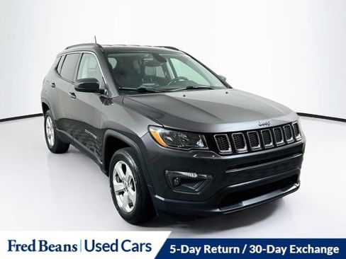 Used 2018 Jeep Compass Latitude w/ Cold Weather Group AWD/4WD image 1