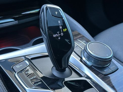 Used 2018 BMW 540i RWD image 19