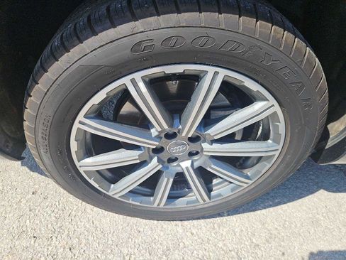 Used 2017 Audi Q7 3.0T Prestige w/ Prestige Package image 32