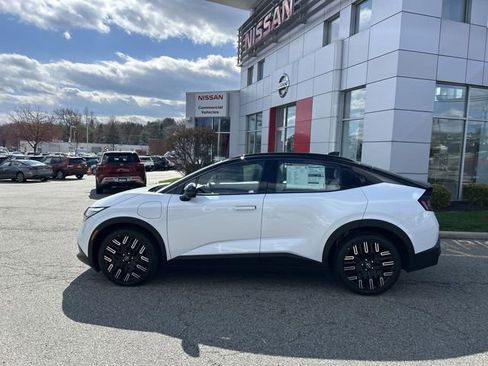 New 2026 Nissan Leaf Platinum+ w/ Floor Mat Package (Platinum+) image 5