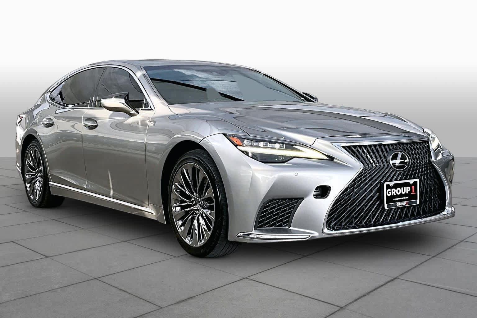 Used 2023 Lexus LS 500 w/ Accessory Package (Z2) RWD image 3