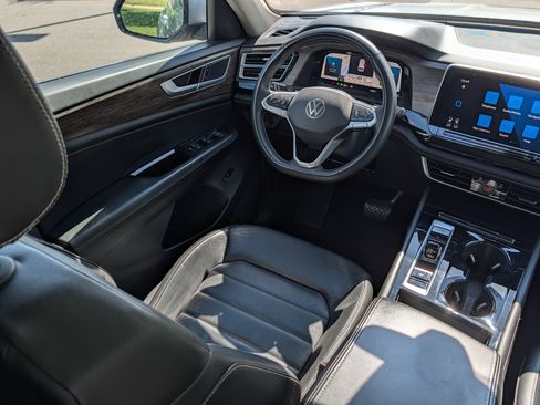 Certified 2024 Volkswagen Atlas SEL AWD/4WD image 9