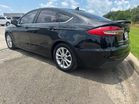Used 2019 Ford Fusion SE FWD image 8