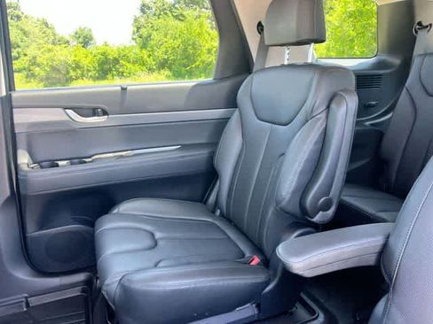 Used 2022 Hyundai Palisade SEL w/ Premium Package FWD image 14