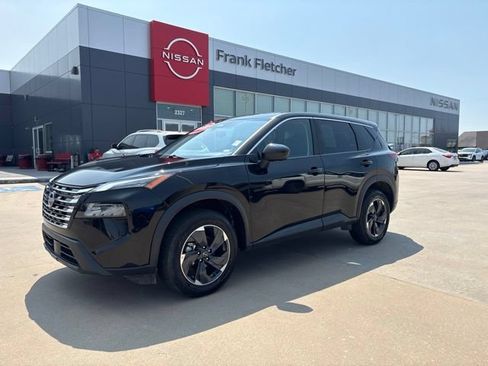 Used 2025 Nissan Rogue SV AWD/4WD image 1