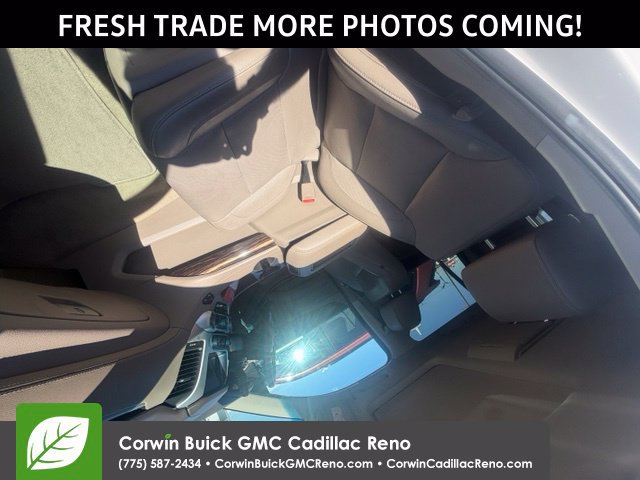 Used 2017 GMC Yukon SLT w/ Open Road Package AWD/4WD image 4