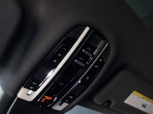 Certified 2022 Porsche Panamera 4S w/ Premium Package image 30