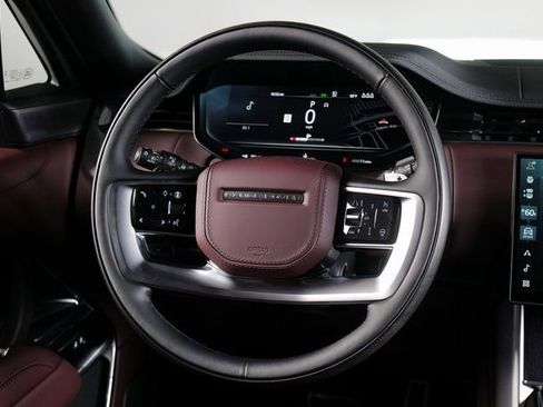 New 2025 Land Rover Range Rover SE image 12