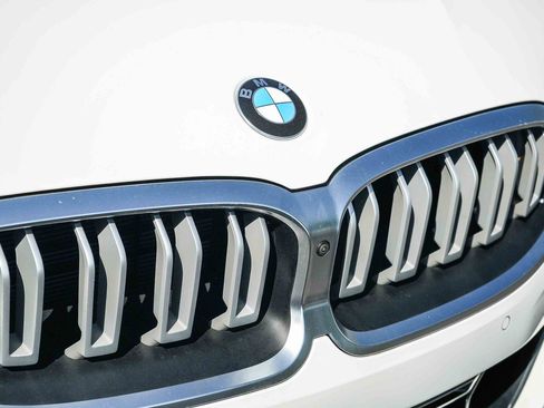 Used 2025 BMW 840i Convertible w/ Comfort Seating Package RWD image 9