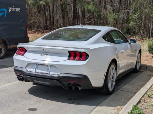 Certified 2025 Ford Mustang GT Premium RWD image 3