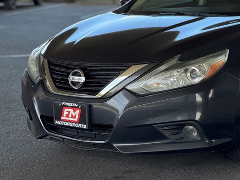 Used 2017 Nissan Altima 2.5 SL FWD image 9