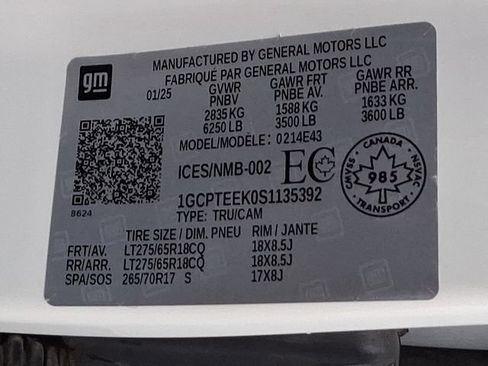 Used 2025 Chevrolet Colorado Trail Boss AWD/4WD image 31