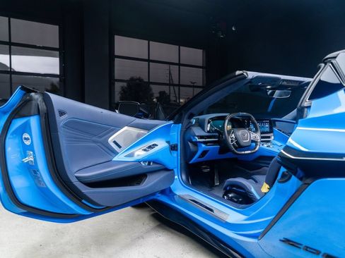 Used 2025 Chevrolet Corvette Z06 RWD image 24