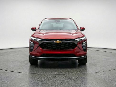 Used 2025 Chevrolet Trax LT w/ LT Convenience Package FWD image 2
