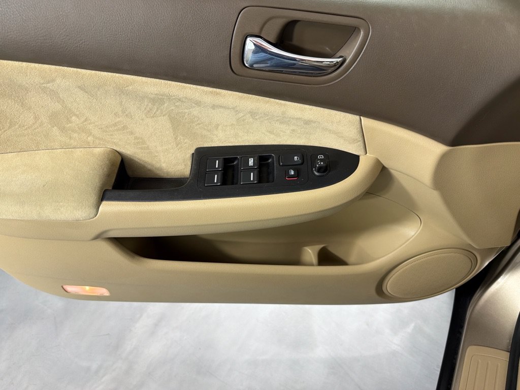 Used 2003 Honda Accord LX image 8