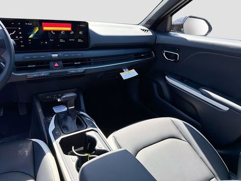 New 2026 Kia K4 EX FWD image 22