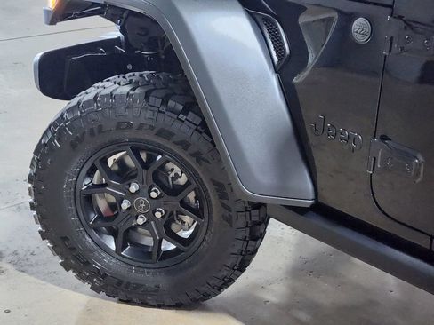 Used 2024 Jeep Wrangler Unlimited Sport AWD/4WD image 23