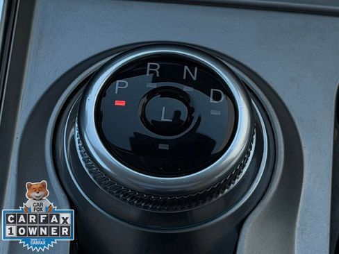 Used 2022 Ford Explorer Limited w/ Limited Technology Package image 17