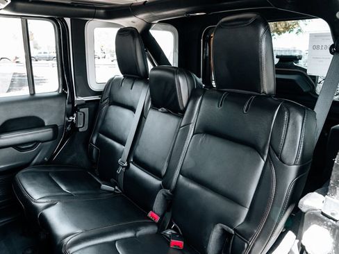 Used 2021 Jeep Wrangler Unlimited Rubicon AWD/4WD image 46
