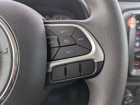 Used 2023 Jeep Renegade Latitude AWD/4WD image 14