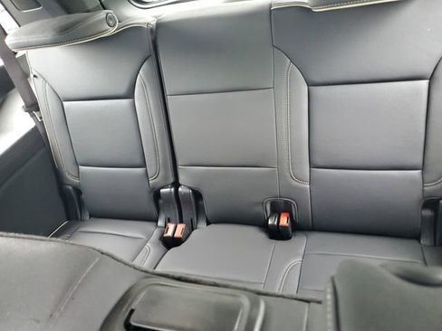 Certified 2023 GMC Yukon SLT w/ SLT Luxury Package AWD/4WD image 10