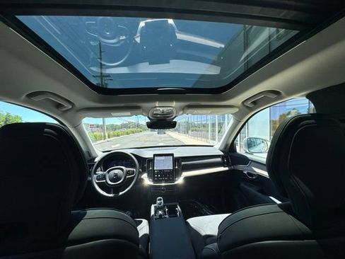 Certified 2025 Volvo XC90 B6 Plus AWD/4WD image 18