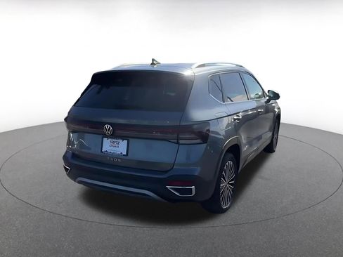 Used 2025 Volkswagen Taos SE image 14