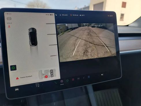 Used 2023 Tesla Model Y 2WD image 17