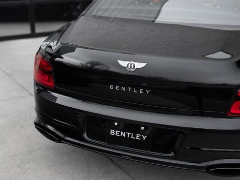 Used 2024 Bentley Flying Spur W12 image 19