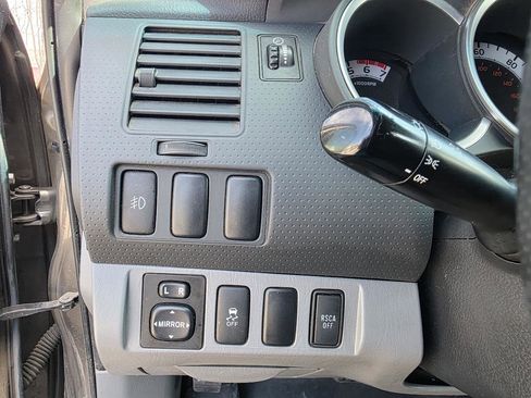 Used 2012 Toyota Tacoma Double Cab V6 4WD w/ SR5 Pkg image 13