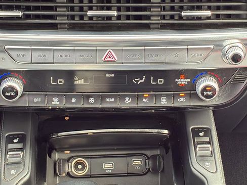 Used 2022 Kia Telluride EX w/ EX Premium Package FWD image 28