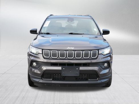 Used 2022 Jeep Compass Latitude image 2