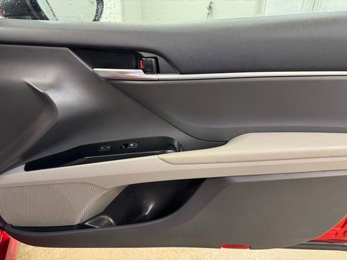 Used 2020 Toyota Camry SE w/ Convenience Package image 24