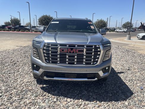 Used 2025 GMC Yukon XL Denali AWD/4WD image 8