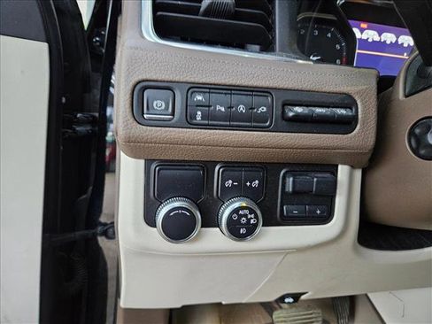 Used 2021 GMC Yukon Denali w/ Denali Premium Package RWD image 26