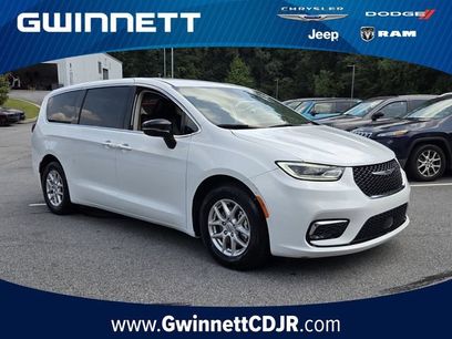 Used 2024 Chrysler Pacifica Touring-L