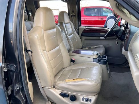 Used 2005 Ford F250 Lariat image 10