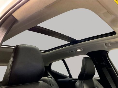 Certified 2023 Volvo XC40 B5 Plus w/ Protection Package Premier AWD/4WD image 27