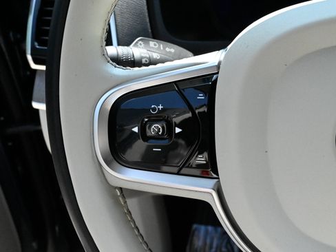 Used 2023 Volvo XC90 B6 Plus AWD/4WD image 25